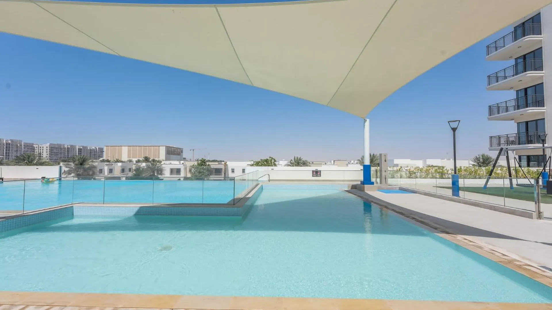 Magnificent 2Br In The Brand New The Diplomat Apartment Dubai