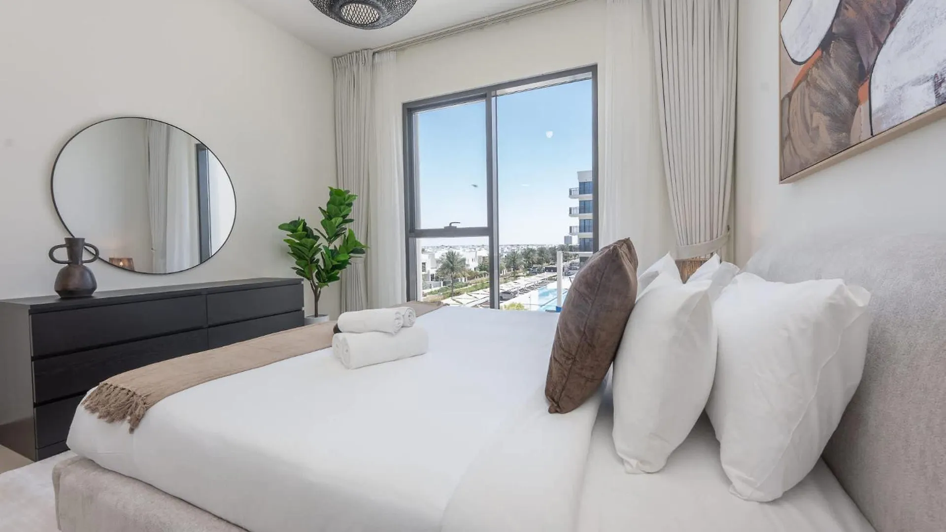 Magnificent 2Br In The Brand New The Diplomat Apartment Dubai